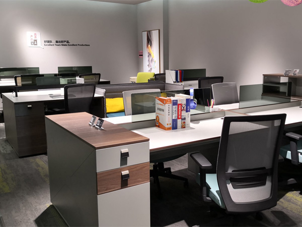 person wooden desk office partitions cubicle OP-6005